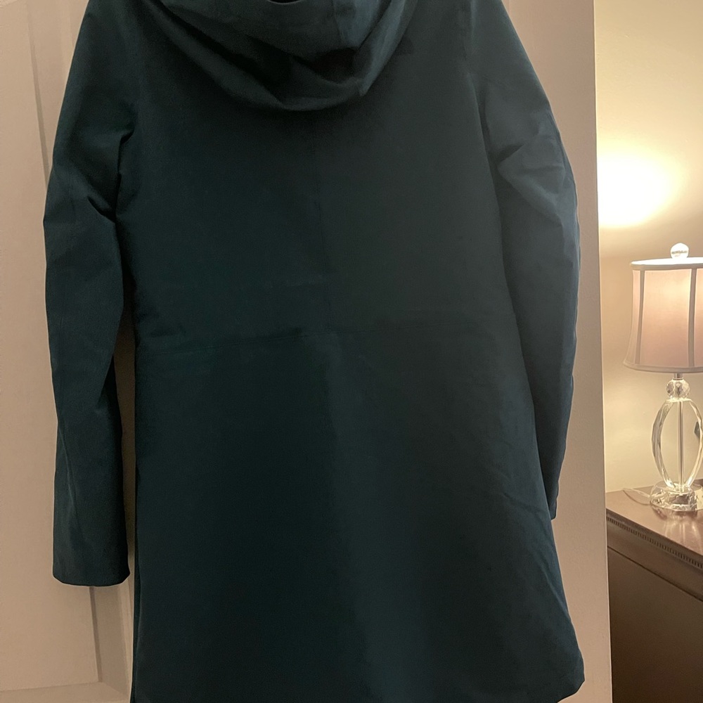 The North Face women’s Jacket on Shady Blue.